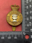 British Army Post 1953 Queen's Crown Brass and White Metal Cap Badge. - The Militaria Shop