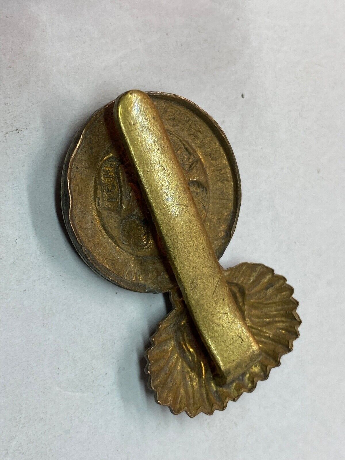 Original WW1 / WW2 British Army Royal Welsh Fusiliers Regiment Cap Badge - The Militaria Shop