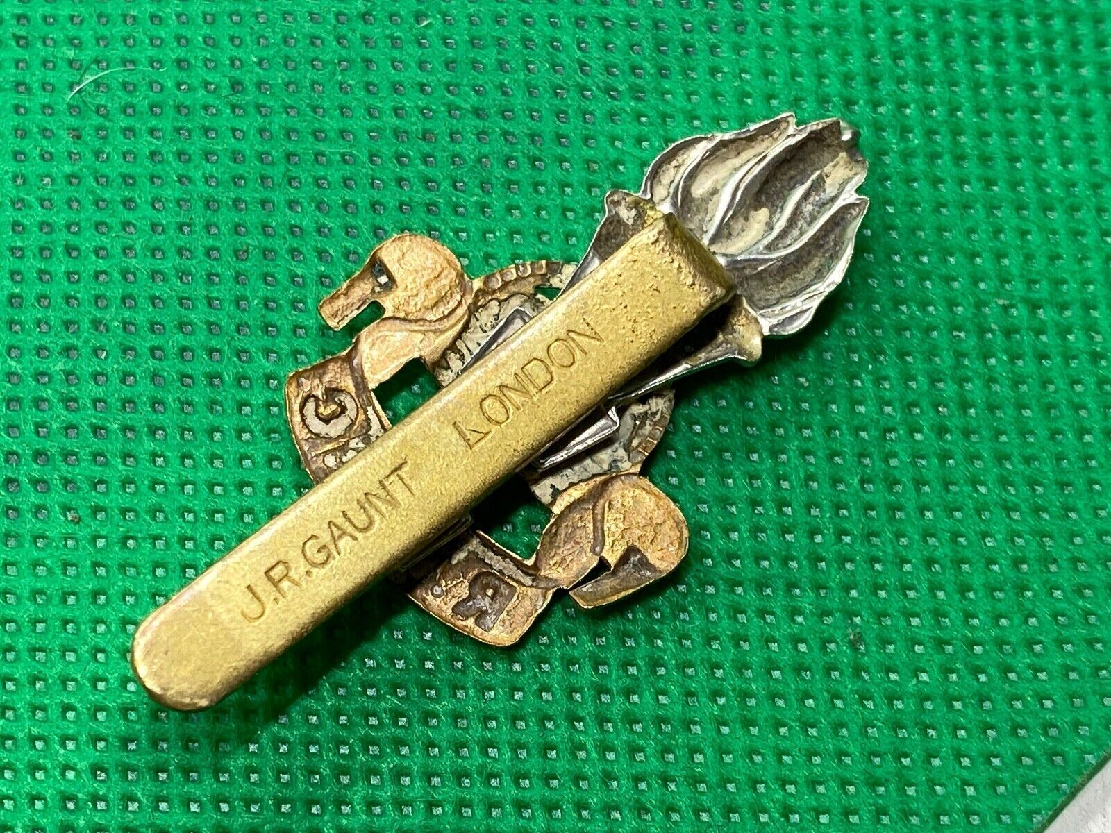 WW1 / WW2 British Army - Royal Army Education Corps Cap Badge - The Militaria Shop