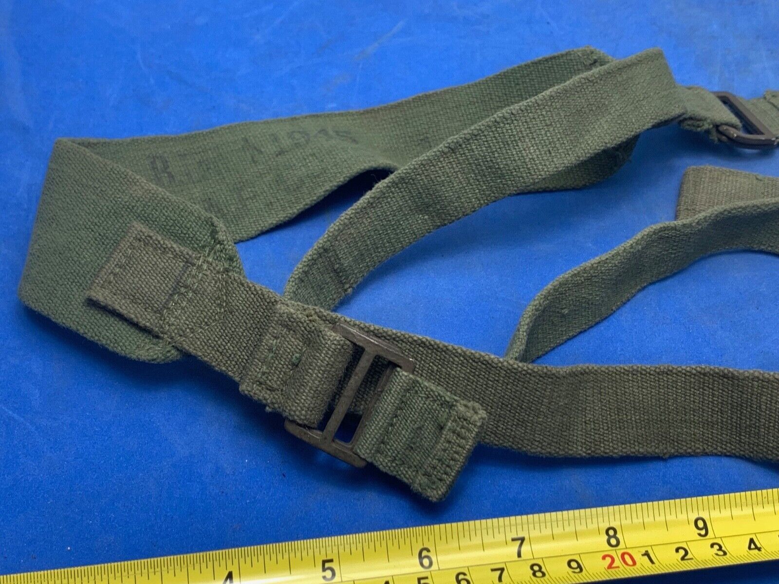 Original WW2 British Army 44 Pattern Shoulder Strap - 1945 Dated - The Militaria Shop