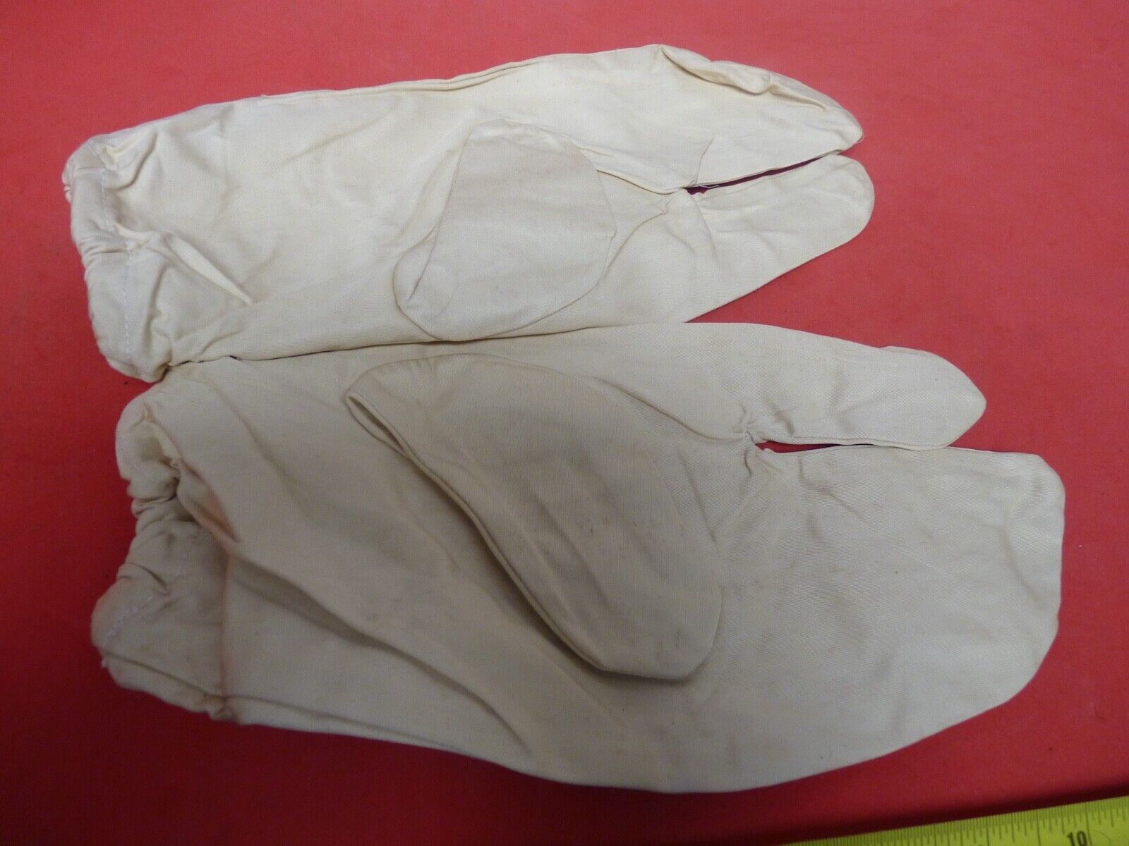 Original WW2 British Army Gunners Winter White Gloves - 1942 - The Militaria Shop