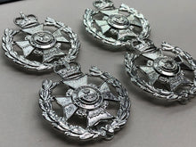 Load image into Gallery viewer, Genuine British Army Cap Badge - Robin Hood Battalion - Sherwood Foresters - The Militaria Shop

