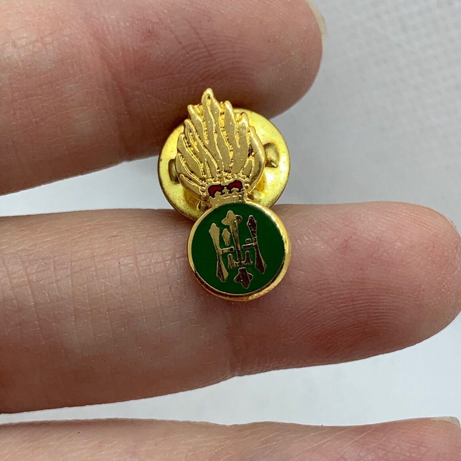 Royal Highland Fusiliers - NEW British Army Military Cap/Tie/Lapel Pin Badge - The Militaria Shop
