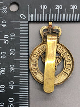 Lade das Bild in den Galerie-Viewer, Genuine British Army Shropshire Yeomanry Cap Badge - The Militaria Shop
