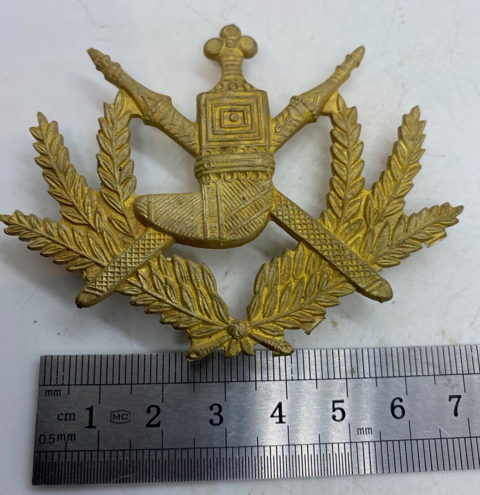 Large size gilt metal Royal Guard of Oman Bandsman's cross belt badge - The Militaria Shop