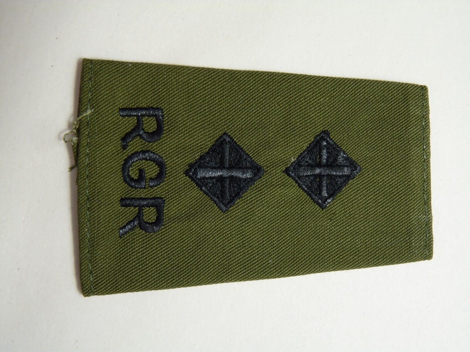RGR Gurkha Rifles OD Rank Slides / Epaulette Pair Genuine British Army - NEW - The Militaria Shop