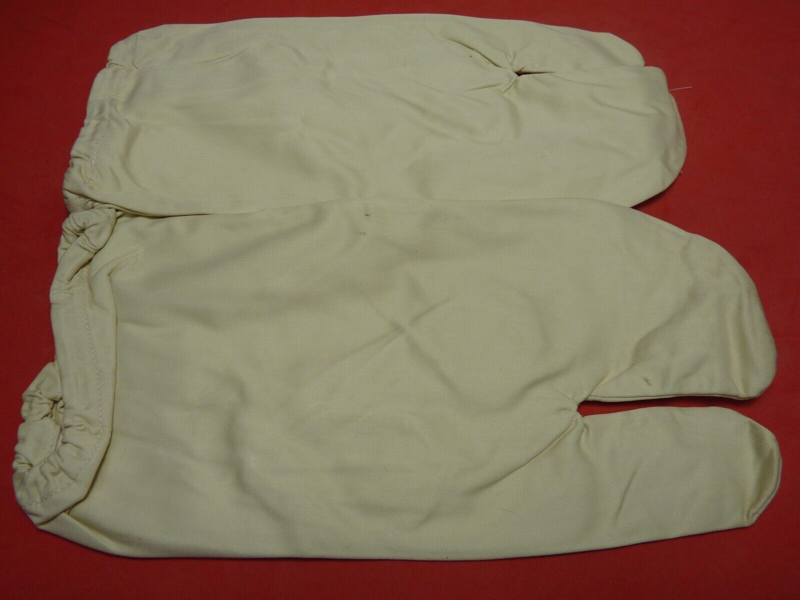 Original WW2 British Army Gunners Winter White Gloves - Dated 1941 - The Militaria Shop