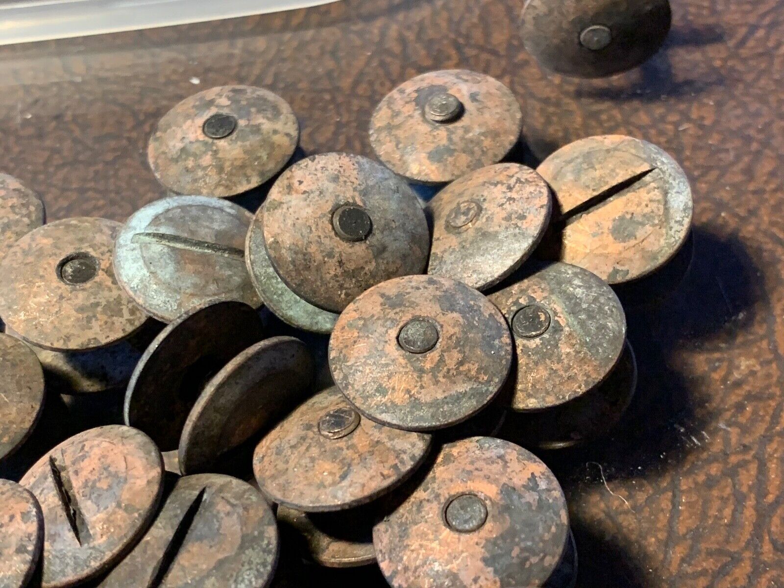 WW2 British Army Brodie / Turtle Mk1/2/3/4 Helmet Brass Dome Screw & Nut Set - The Militaria Shop