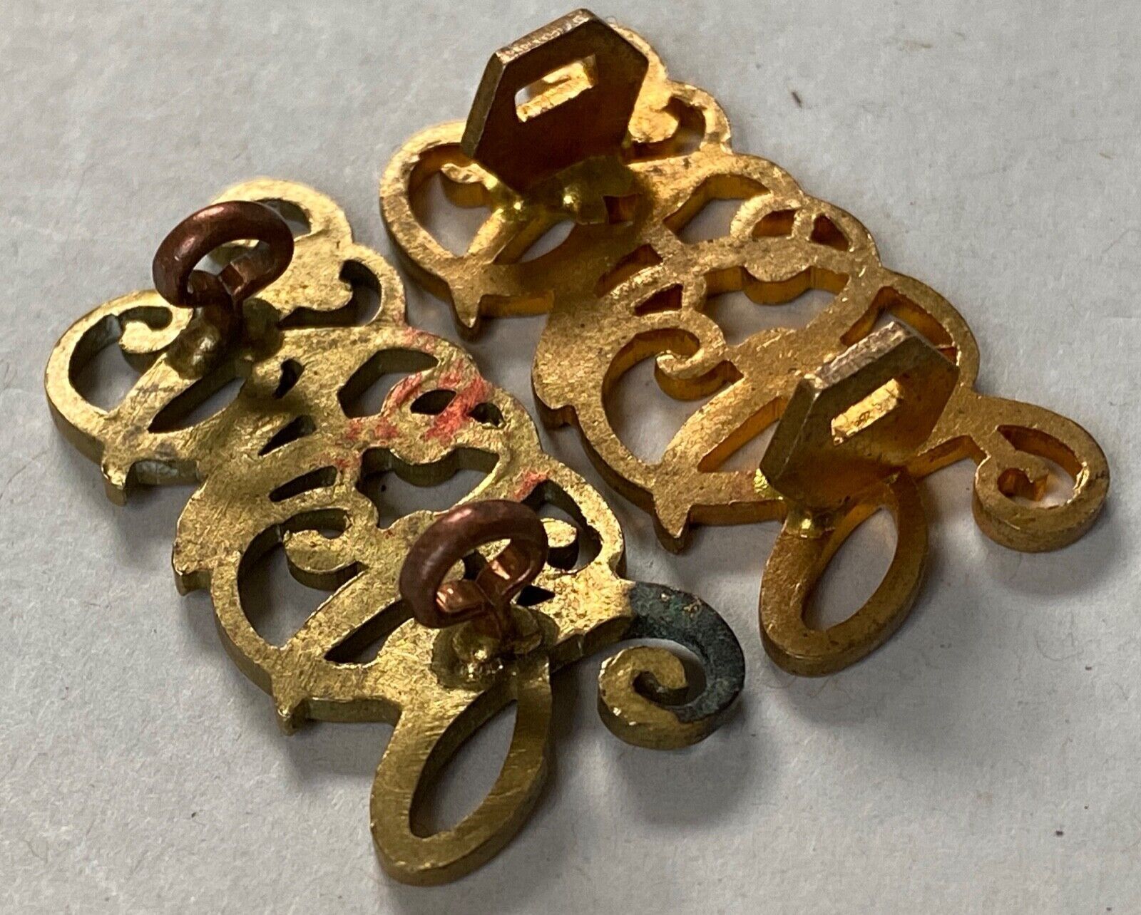 WW1 British Army - Royal Army Pay Corps RAPC brass shoulder titles. - The Militaria Shop
