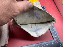 Charger l&#39;image dans la galerie, British Army Pair of Welding Gloves. WD Marked in Used Condition - The Militaria Shop
