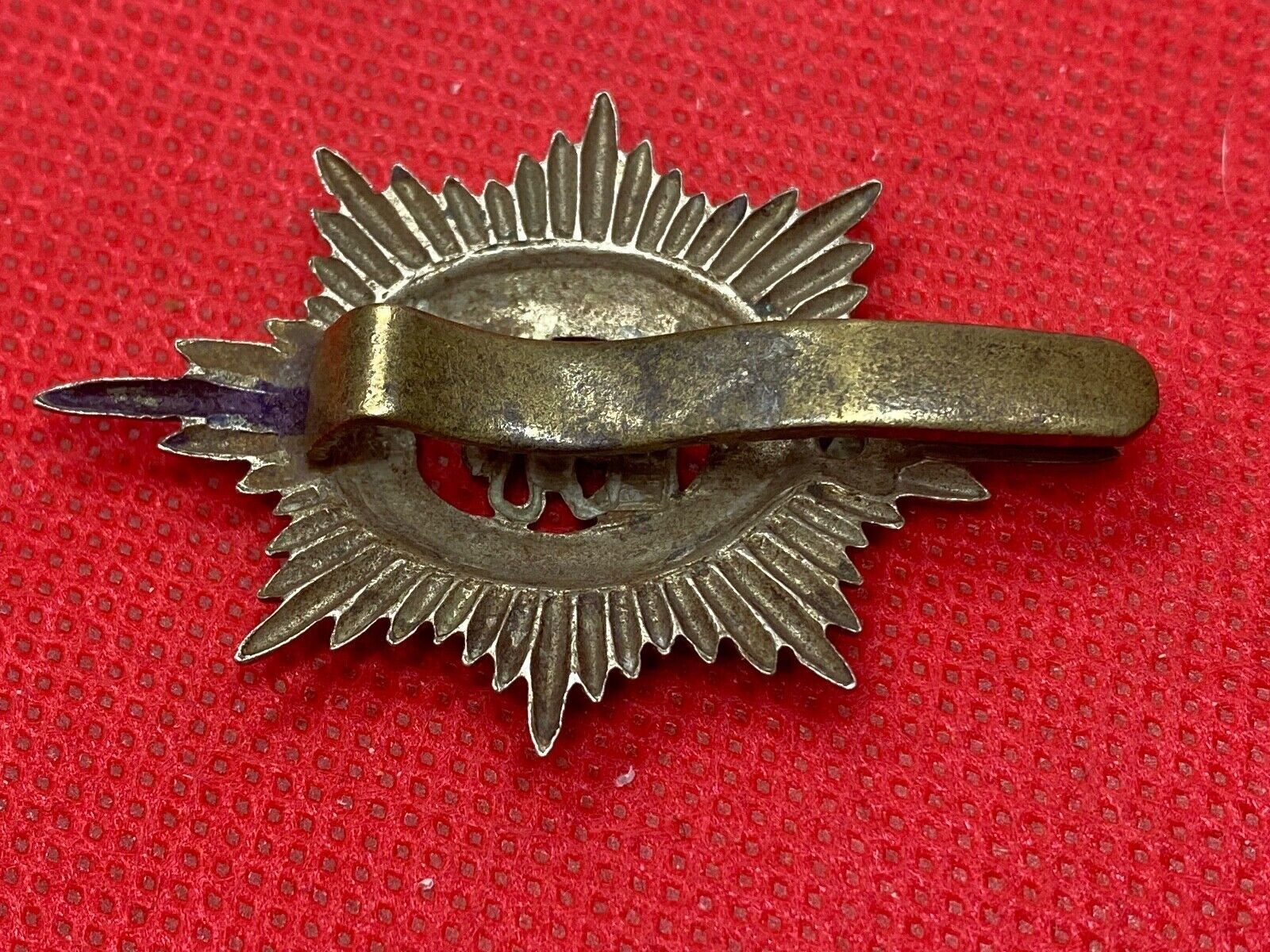 Original British Army WORCESTERSHIRE REGIMENT Cap Badge - The Militaria Shop