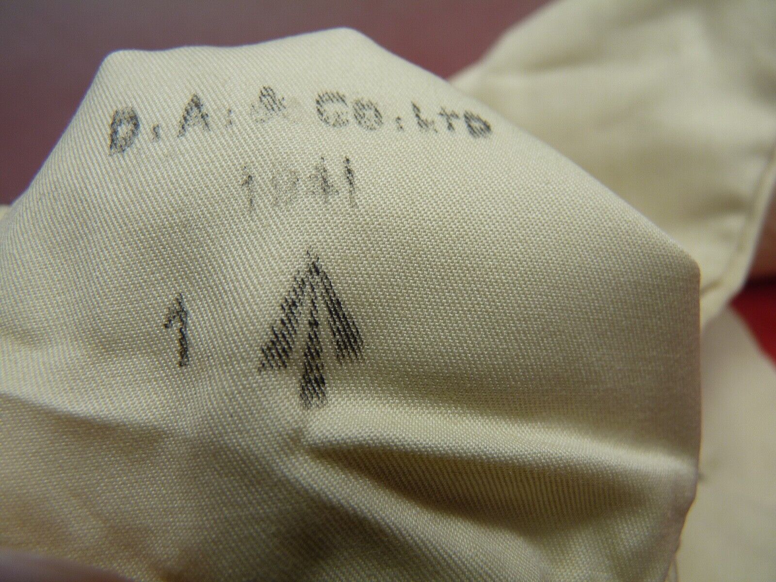 Original WW2 British Army Gunners Winter White Gloves - Dated 1941 - The Militaria Shop