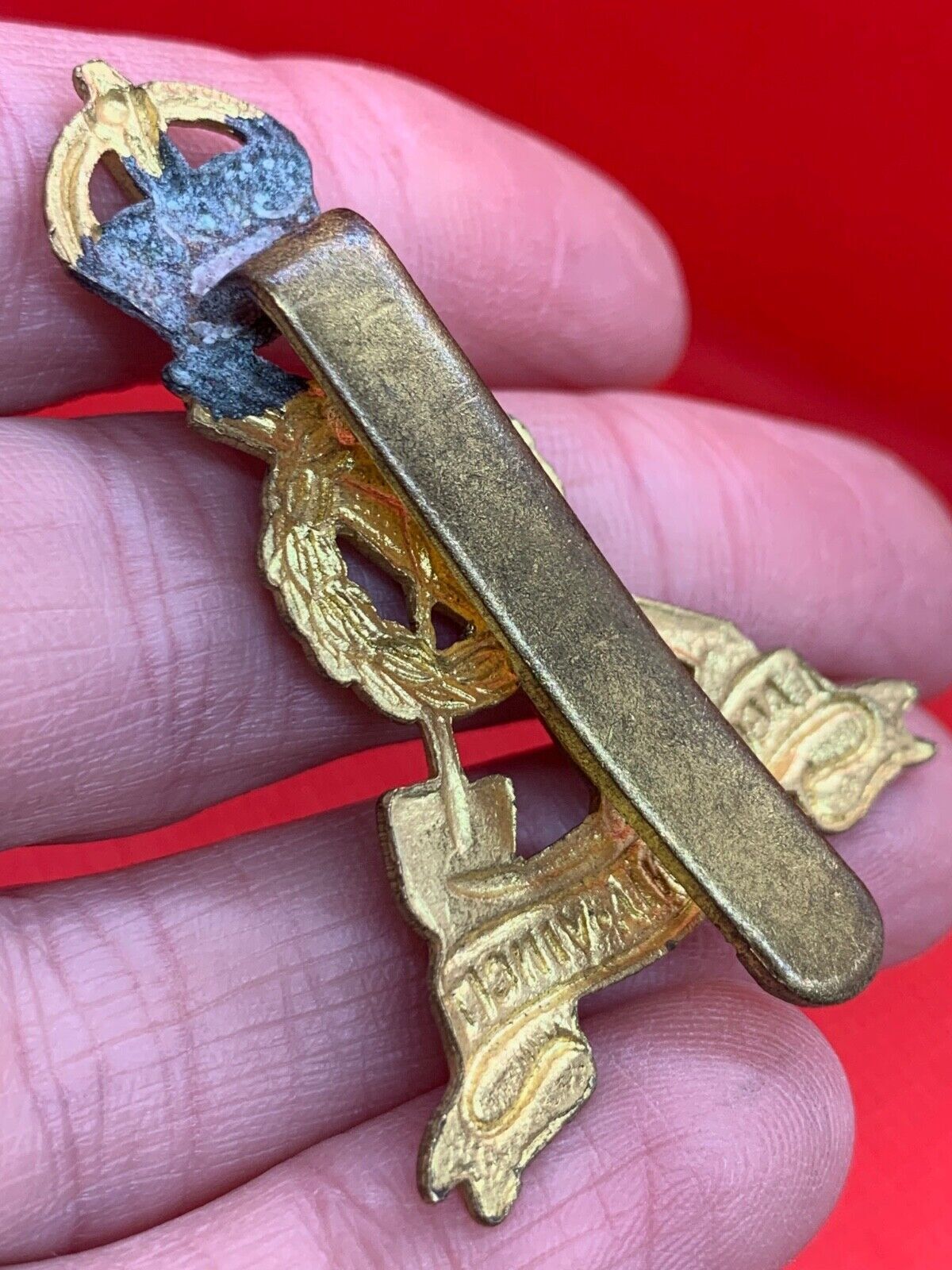 Original WW2 British Army Labour Corps Brass Kings Crown Cap Badge - The Militaria Shop