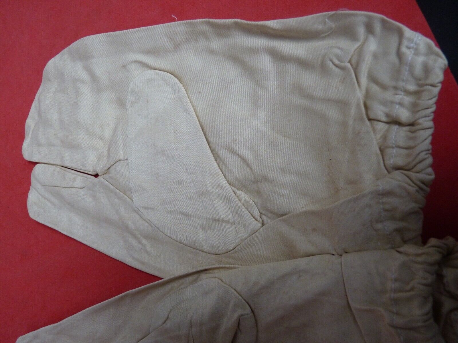 Original WW2 British Army Gunners Winter White Gloves - 1942 - The Militaria Shop