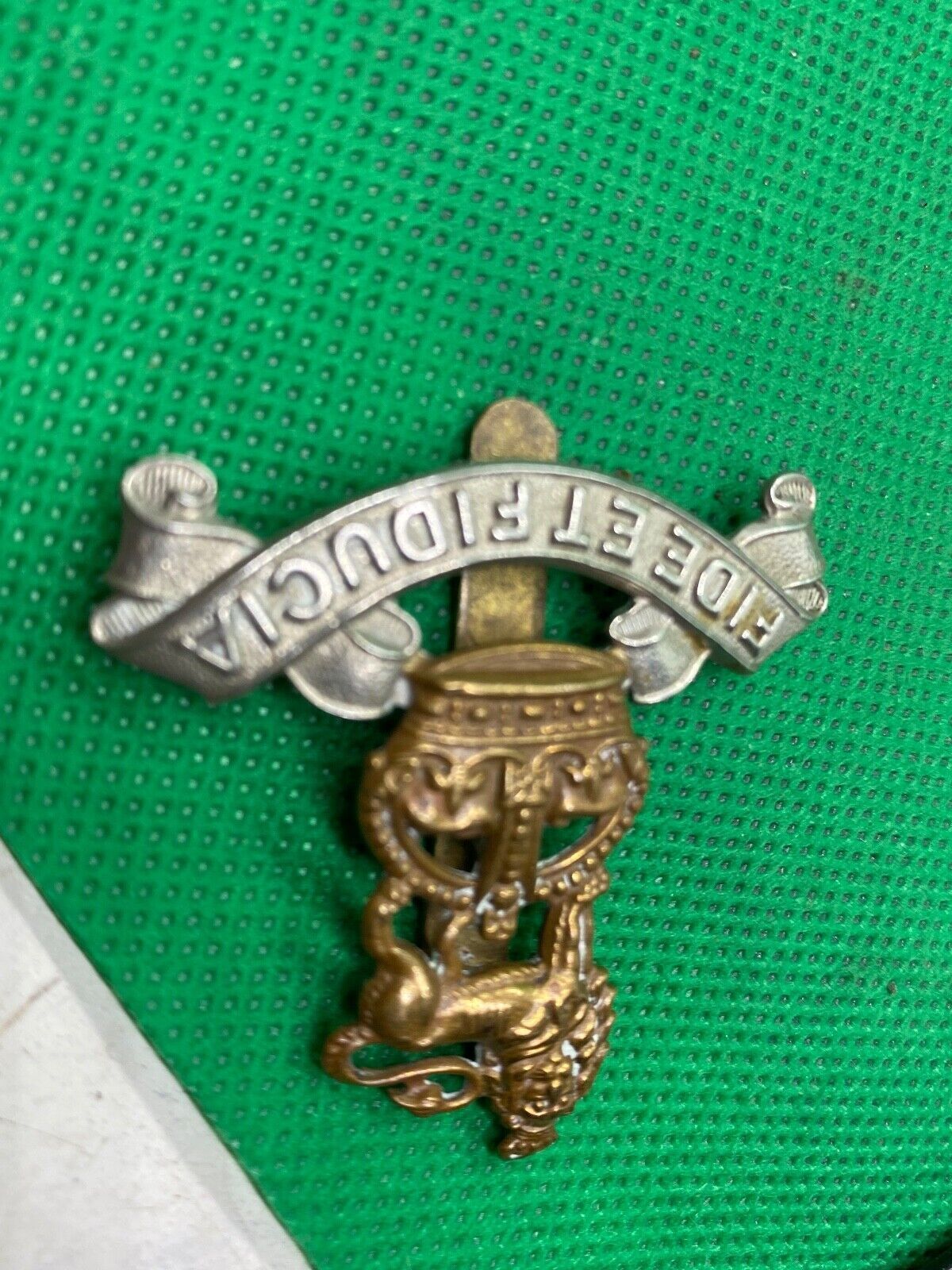 British Army - Army Pay Corps Kings Crown Cap Badge - The Militaria Shop