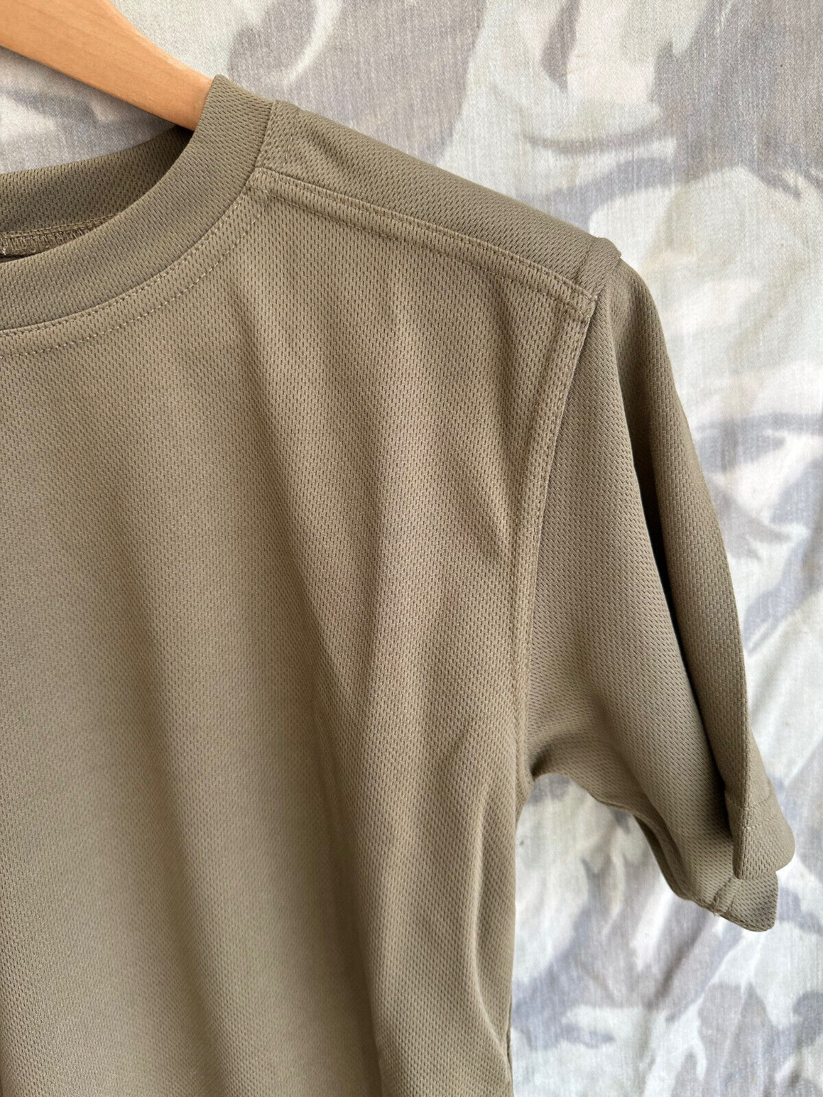 British Army Thermal Underwear T-Shirt Short Sleeve - New Old Stock - 160/80 - The Militaria Shop