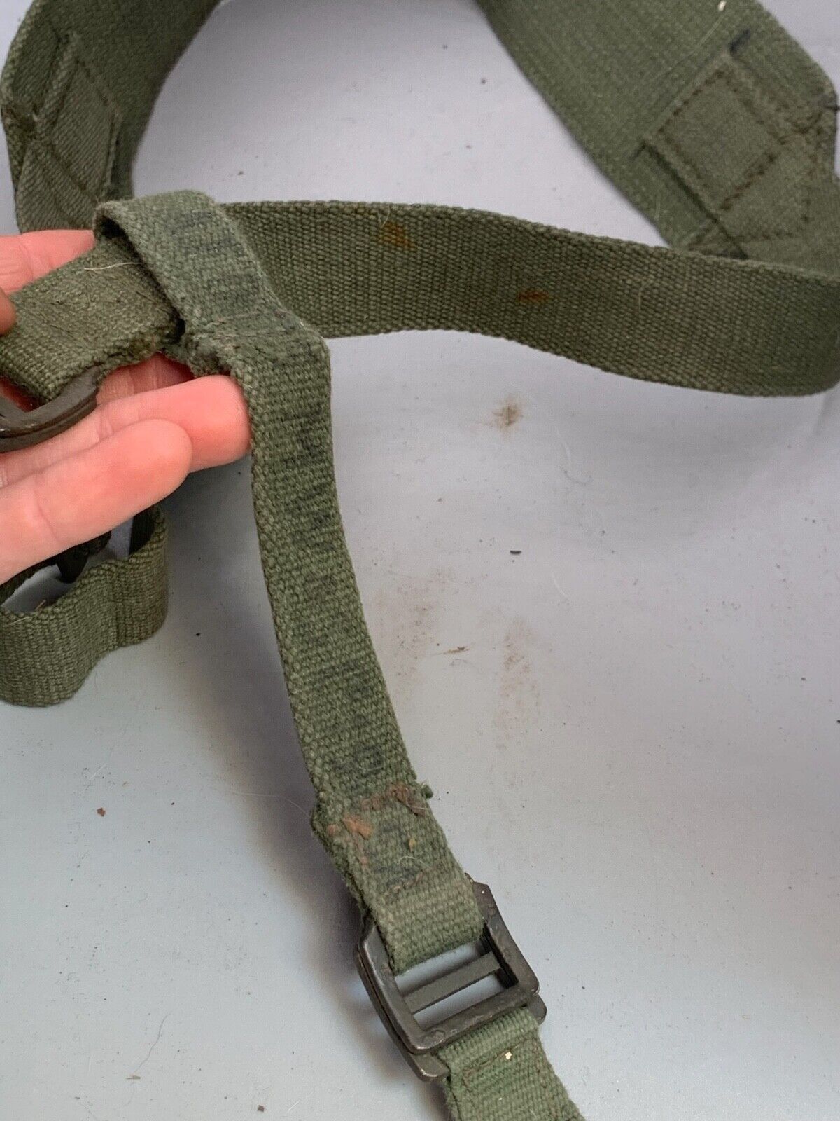 Original WW2 British Army 44 Pattern Shoulder Strap - 1945 Dated - The Militaria Shop