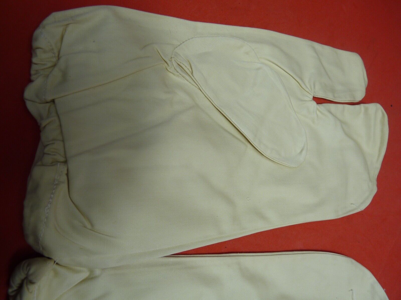 Original WW2 British Army Gunners Winter White Gloves - Dated 1941 - The Militaria Shop