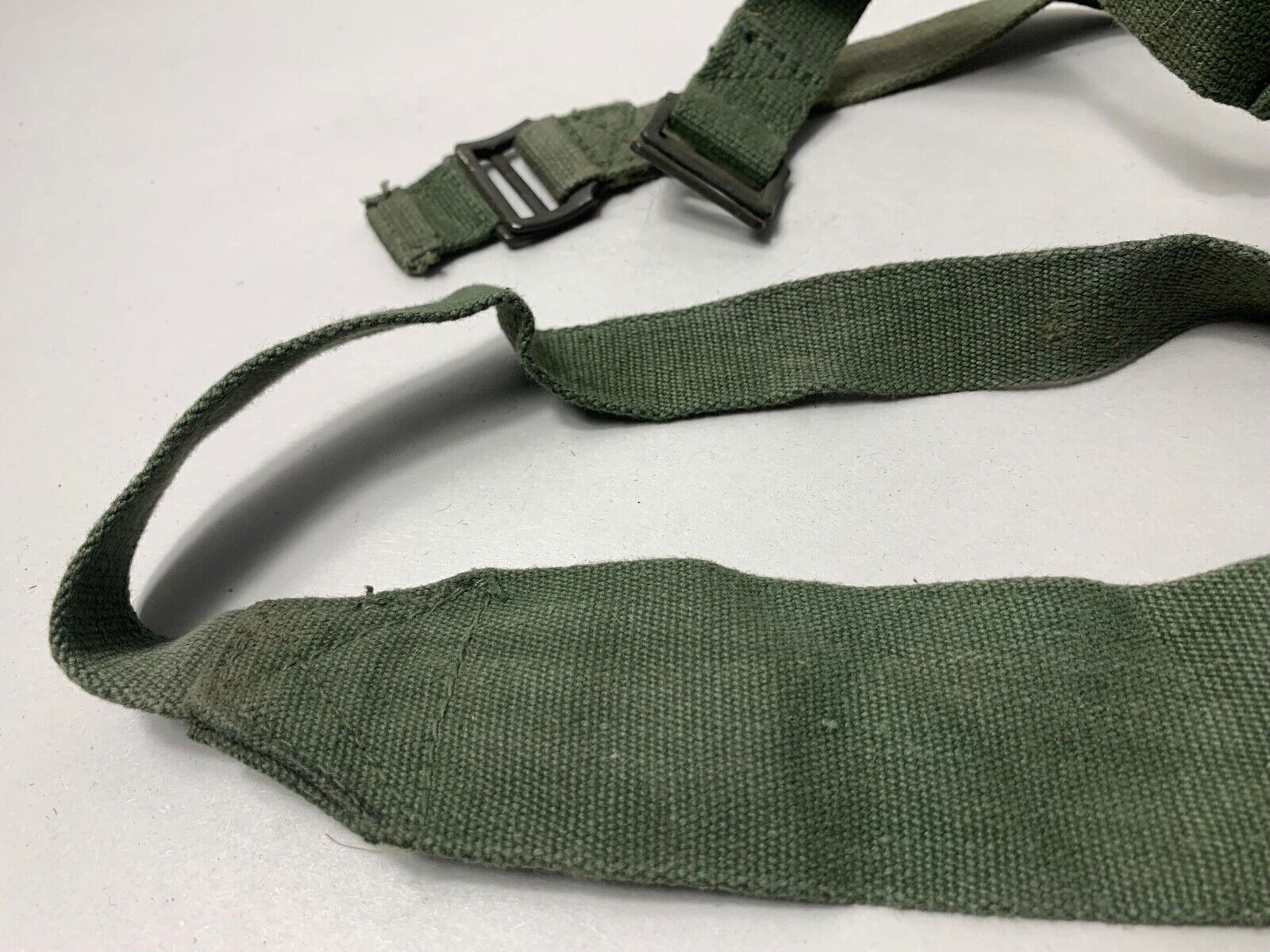 Original WW2 British Army 44 Pattern Shoulder / Equipment Strap - 1945 Dated - The Militaria Shop
