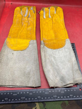 Load image into Gallery viewer, British Army Pair of Welding Gloves. WD Marked in Used Condition - The Militaria Shop
