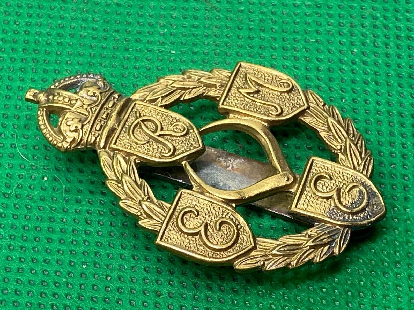 British Army - Royal Electrical and Mechanical Engineer's King's Crown - The Militaria Shop
