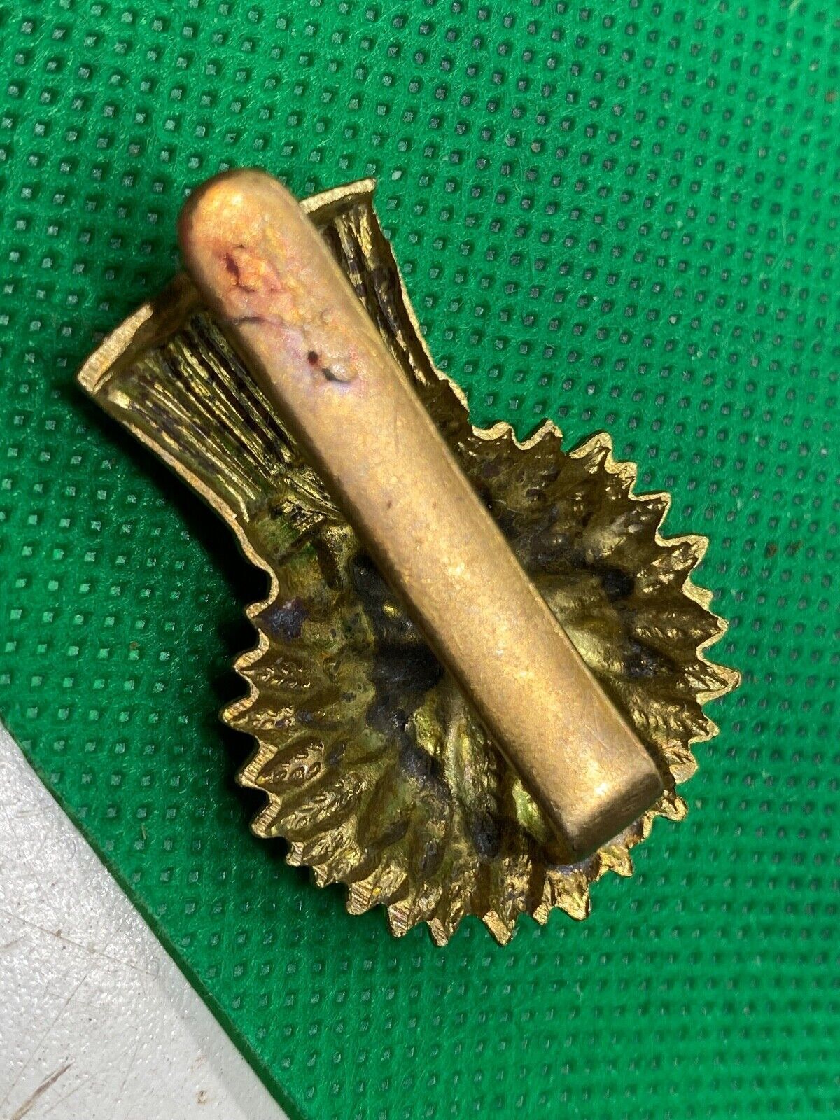 British Army - Lothian's and Border Horse Cap Badge - The Militaria Shop