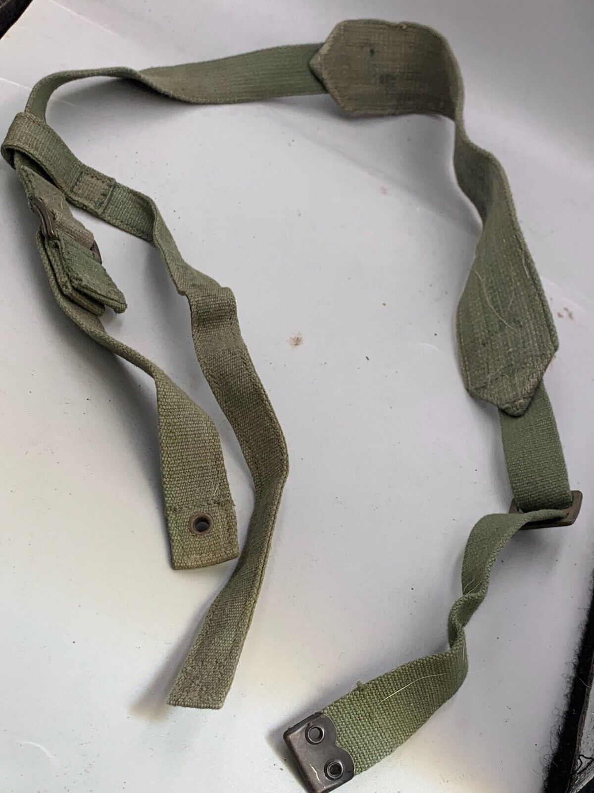 Original WW2 British Army 44 Pattern Shoulder Strap - 1945 Dated - The Militaria Shop
