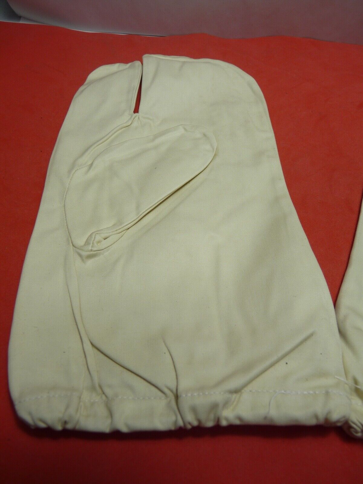 Original WW2 British Army Gunners Winter White Gloves - Dated 1941 - The Militaria Shop
