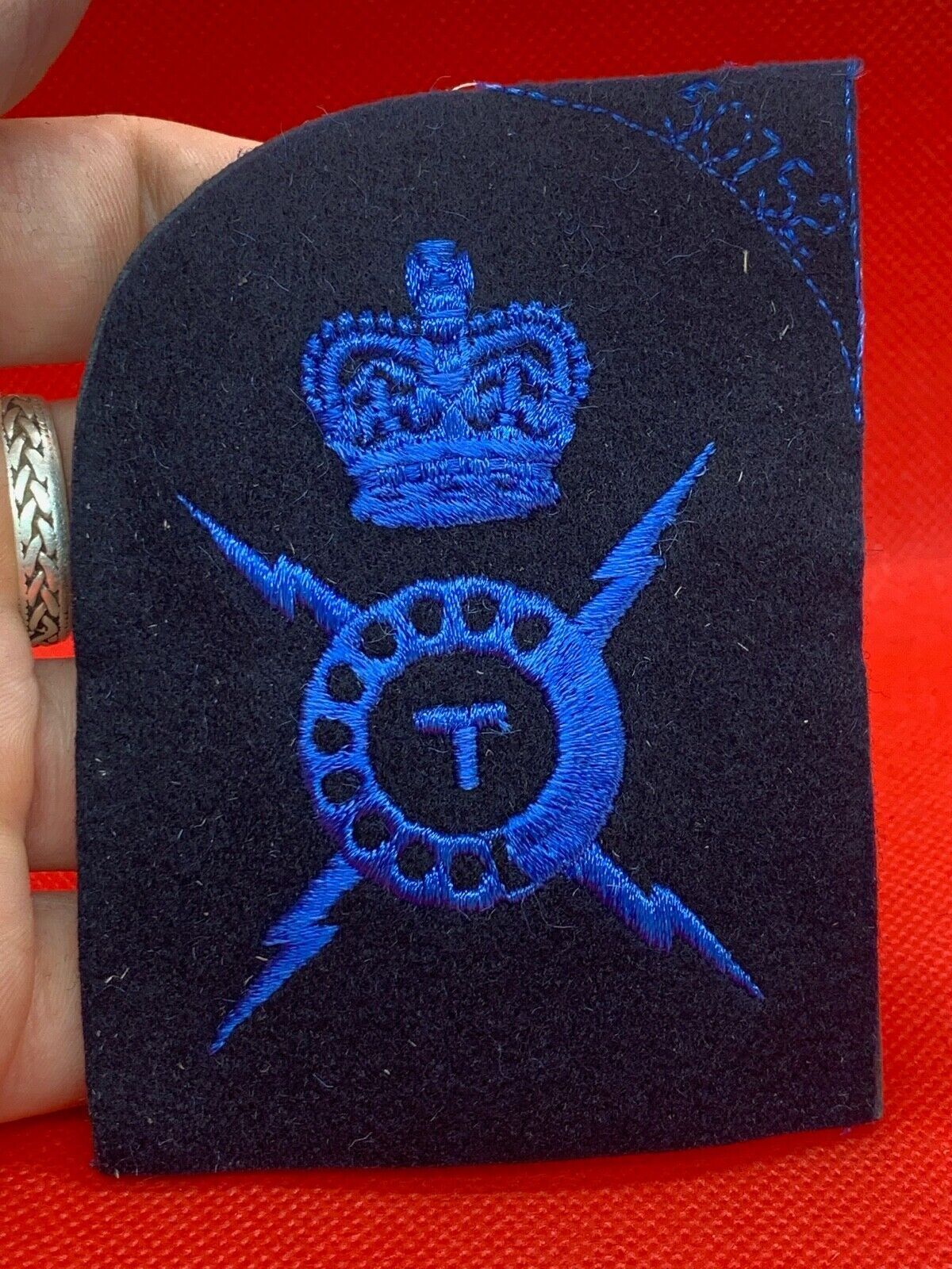Unissued WOMEN'S ROYAL NAVY WRNs Trade Badge - Telephonist - CPO - B47 - The Militaria Shop
