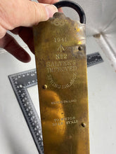 Lade das Bild in den Galerie-Viewer, Original British Army Salter Cooking / Kitchen Scales - WD Marked and 1941 Dated - The Militaria Shop
