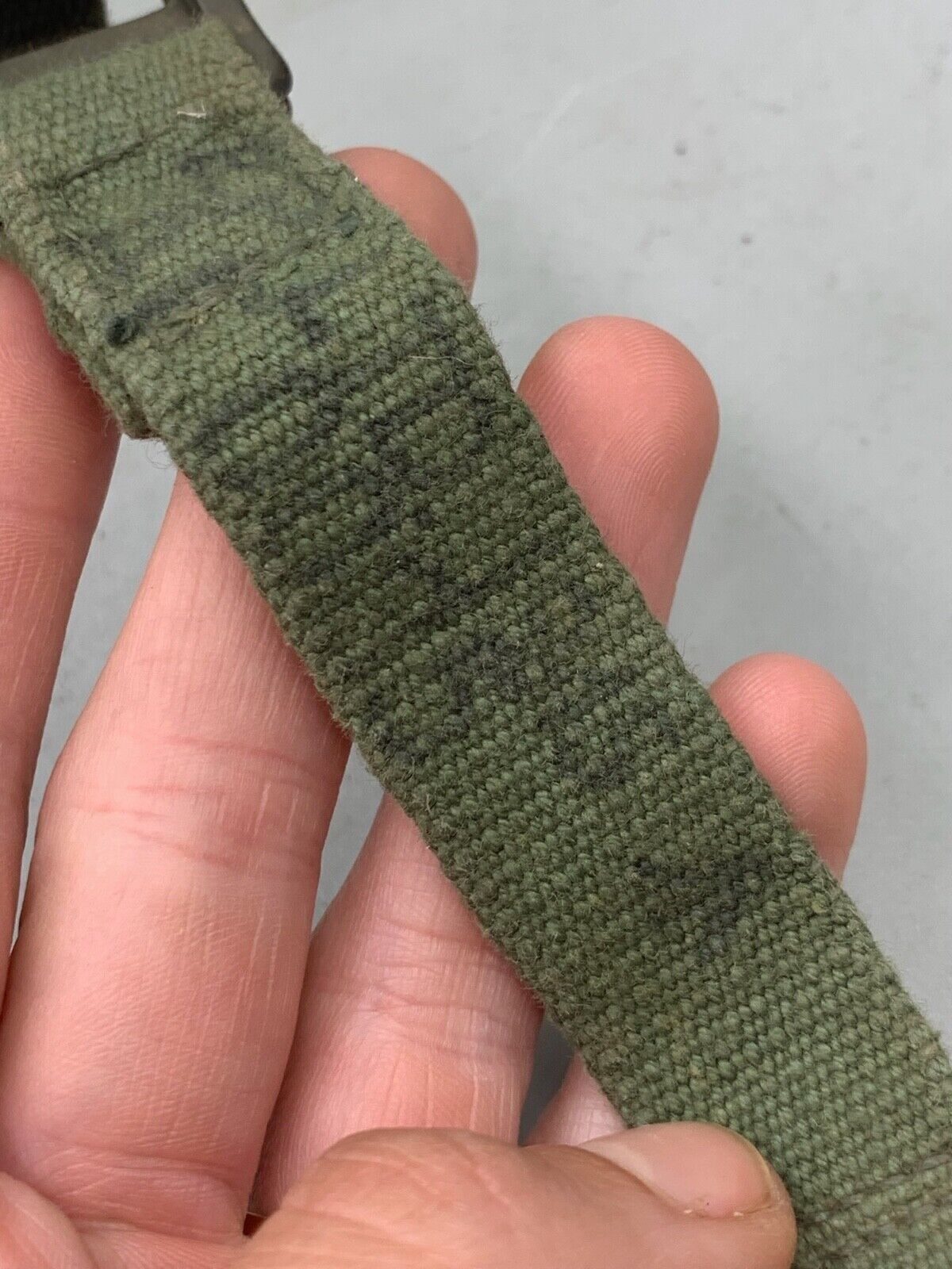Original WW2 British Army 44 Pattern Shoulder Strap - 1945 Dated - The Militaria Shop