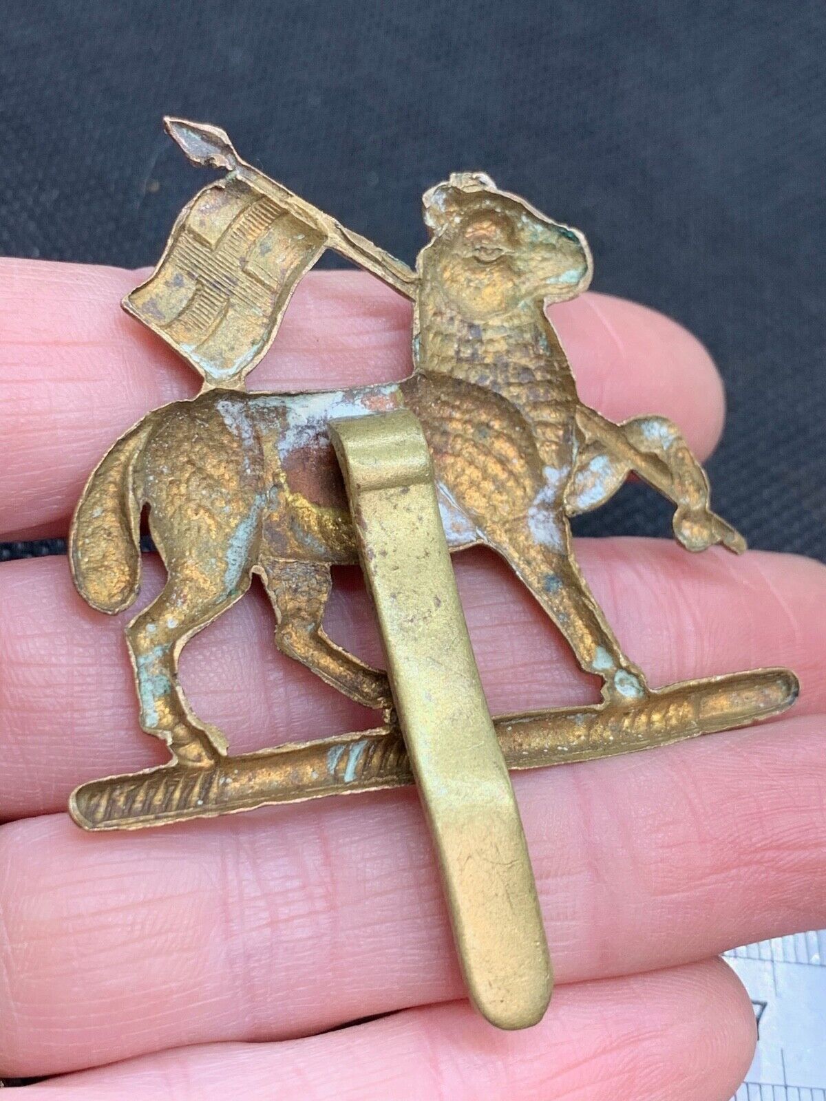 Genuine WW2 British Army The Queens Royal Regiment Cap Badge - The Militaria Shop
