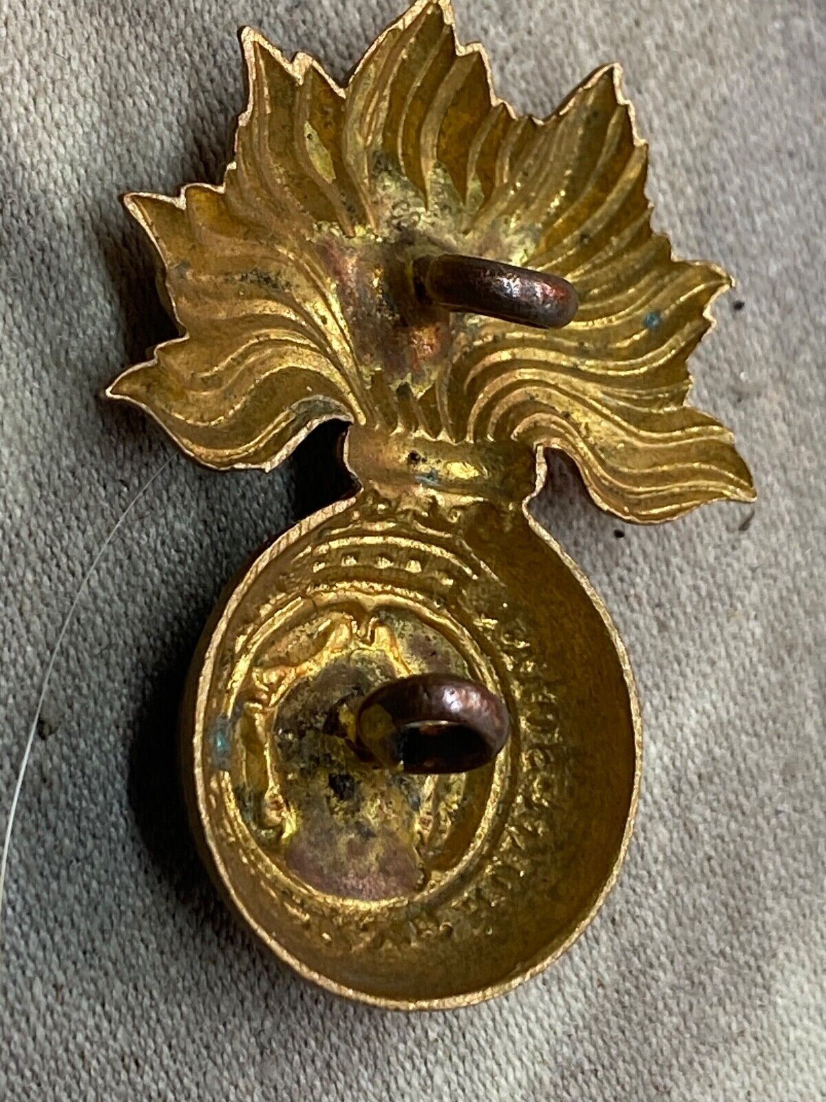 Original WW1 / WW2 British Army Fusiliers - Victorian Variation - Cap Badge - The Militaria Shop