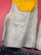 Charger l&#39;image dans la galerie, British Army Pair of Welding Gloves. WD Marked in Used Condition - The Militaria Shop
