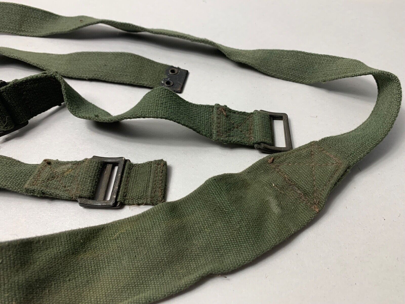 Original WW2 British Army 44 Pattern Shoulder / Equipment Strap - 1945 Dated - The Militaria Shop