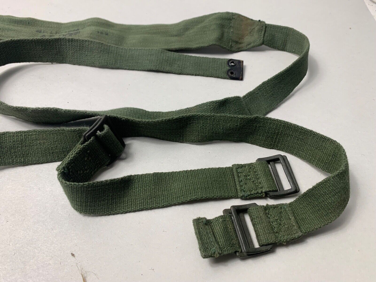 Original WW2 British Army 44 Pattern Shoulder / Equipment Strap - 1945 Dated - The Militaria Shop