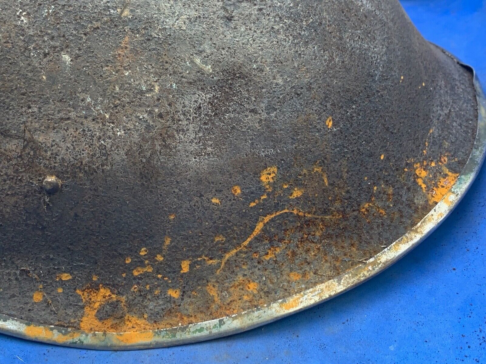 Original WW2 British Army / Canadian Army Mk3 Turtle Combat Helmet - The Militaria Shop