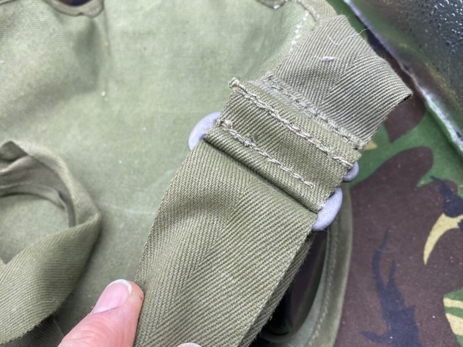 British Army 44 Pattern Water Carrying Bottle & Shoulder Strap for Medics/Gr - The Militaria Shop