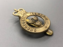Lade das Bild in den Galerie-Viewer, Genuine British Army Shropshire Yeomanry Cap Badge - The Militaria Shop
