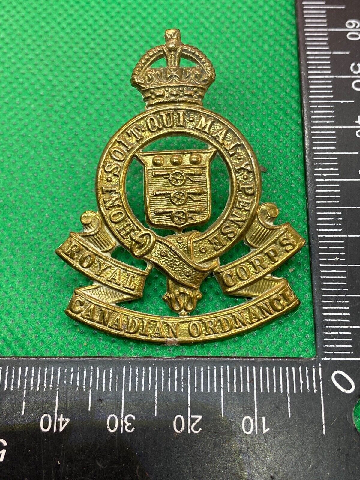 Original WW1 / WW2 Royal Canadian Army Ordnance Corps Cap Badge - The Militaria Shop