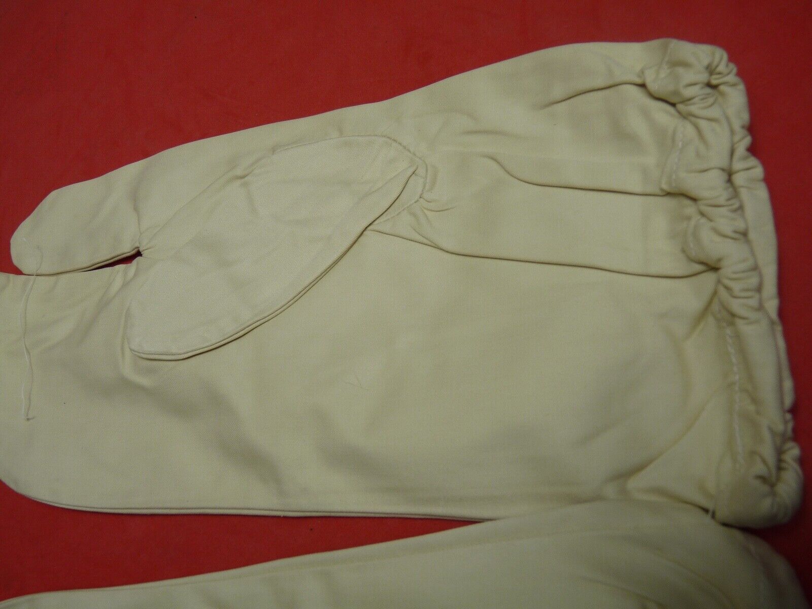 Original WW2 British Army Gunners Winter White Gloves - Dated 1941 - The Militaria Shop