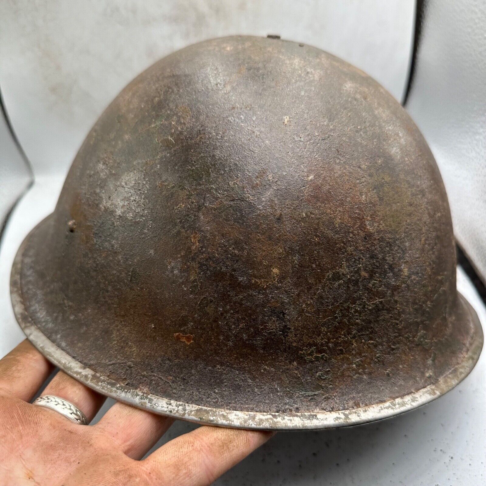 Mk3 Canadian / British Army Original WW2 Turtle Helmet High Rivet - The Militaria Shop