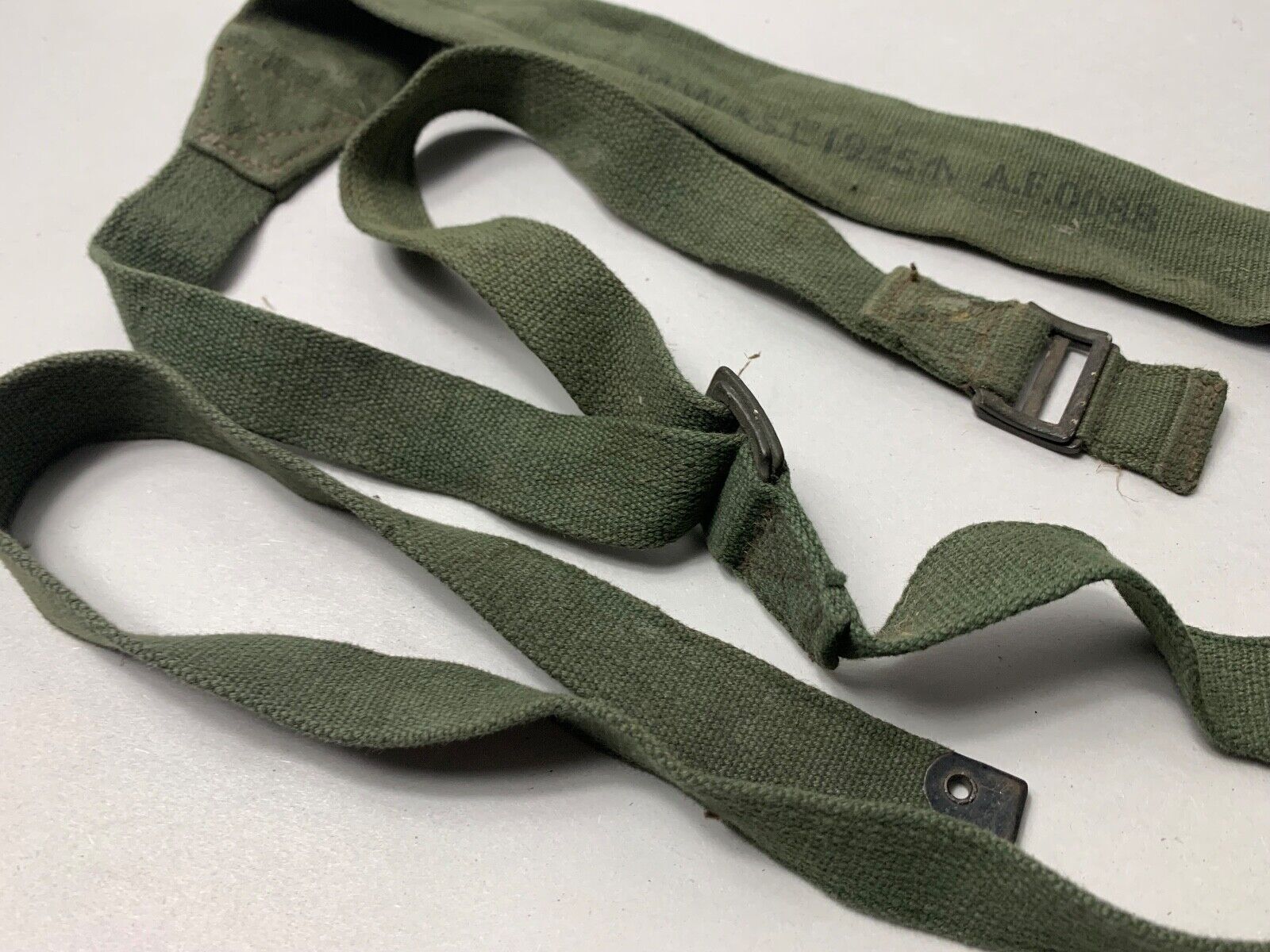 Original WW2 British Army 44 Pattern Shoulder / Equipment Strap - 1945 Dated - The Militaria Shop