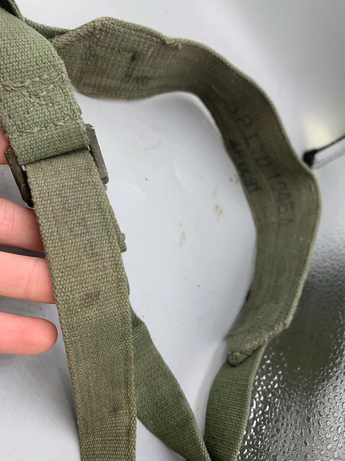 Original WW2 British Army 44 Pattern Shoulder Strap - 1945 Dated - The Militaria Shop