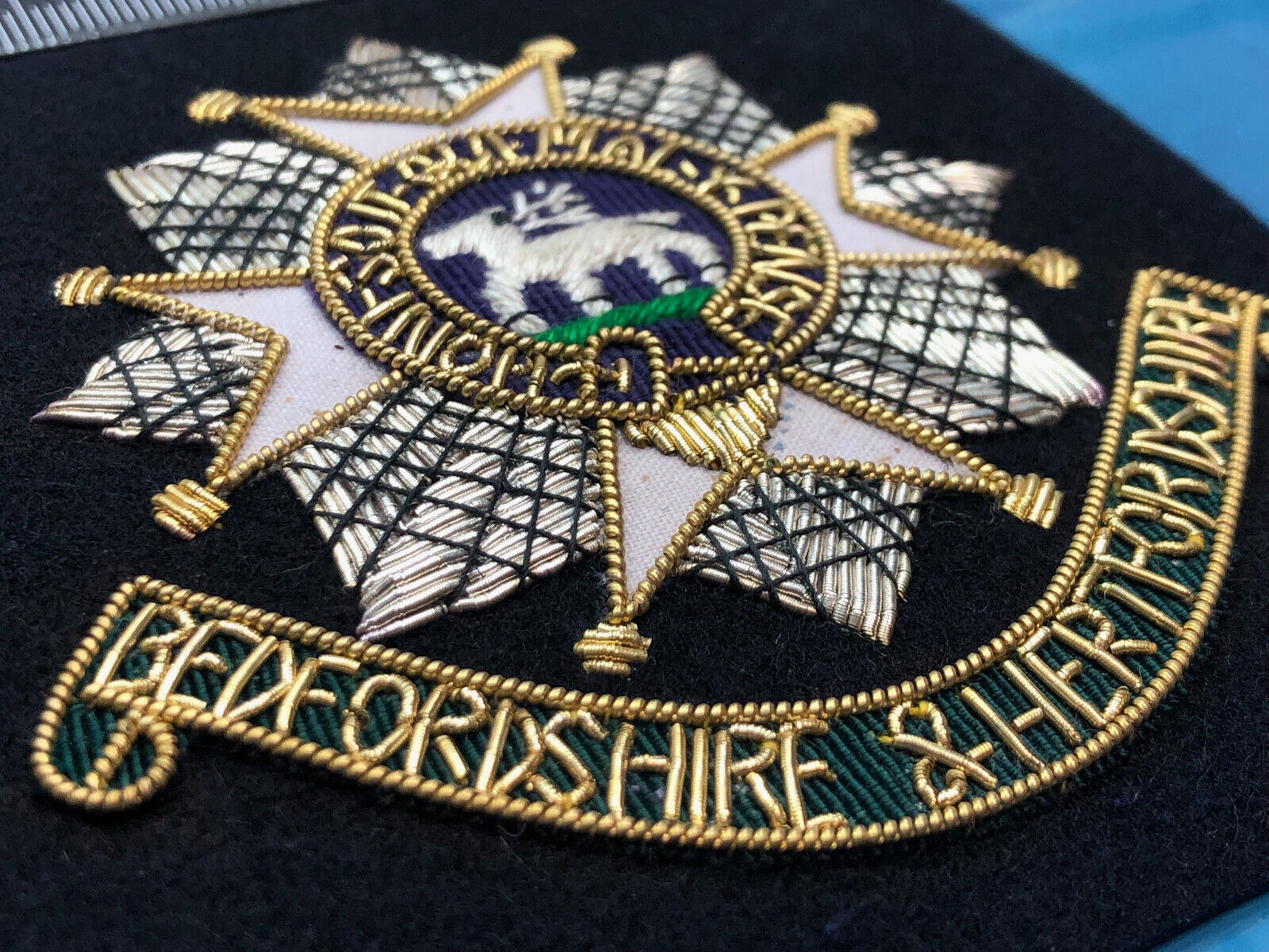 British Army Bullion Embroidered Blazer Badge - Bedfordshire & Hertfordshire - The Militaria Shop
