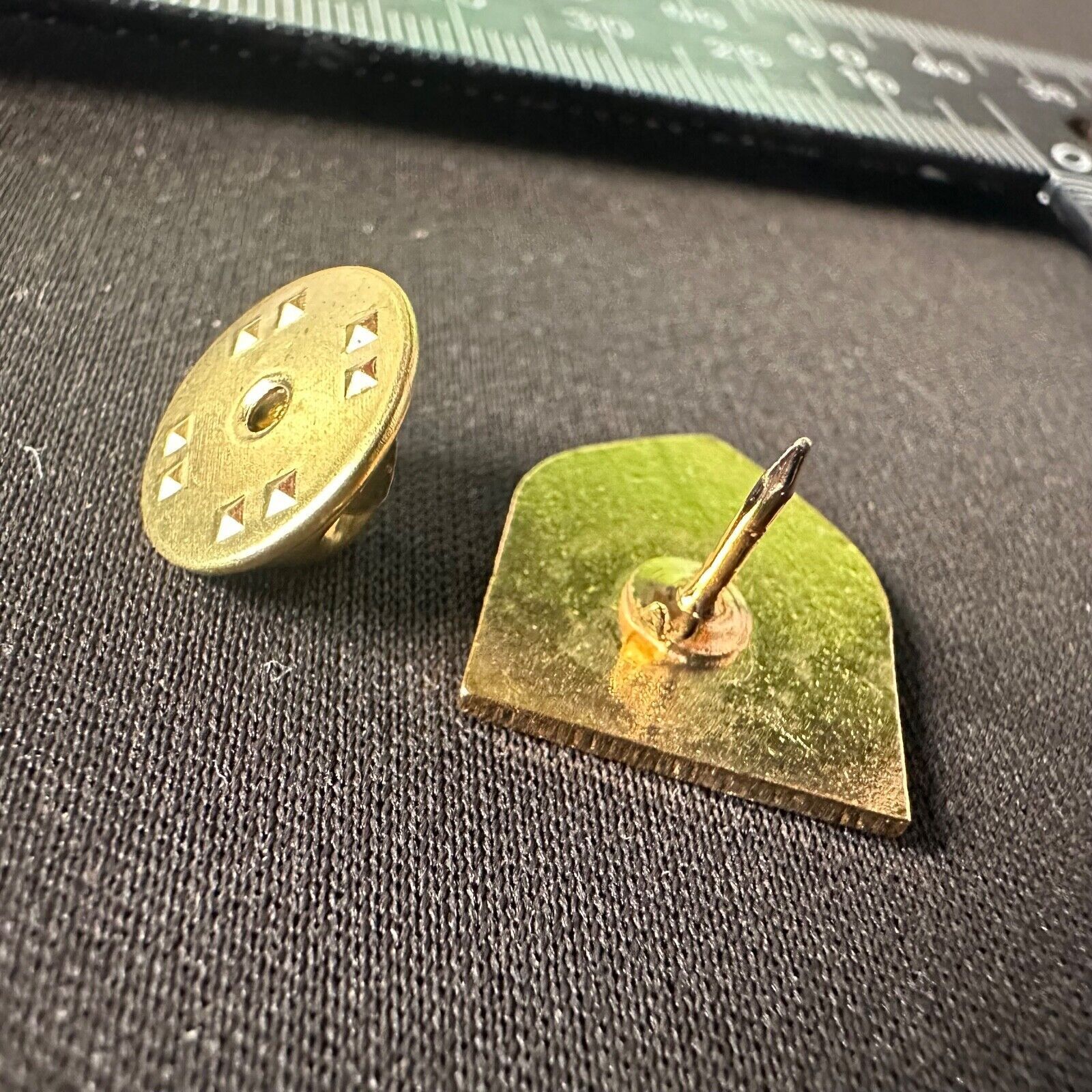 York & Lancaster - NEW British Army Military Cap/Tie/Lapel Pin Badge - The Militaria Shop