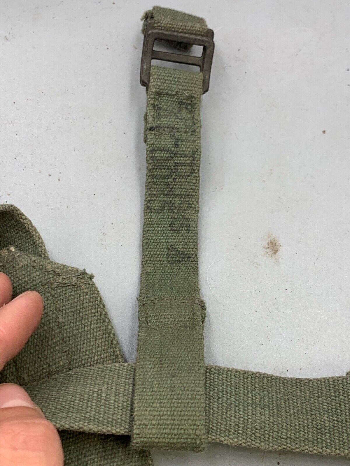 Original WW2 British Army 44 Pattern Shoulder Strap - 1945 Dated - The Militaria Shop