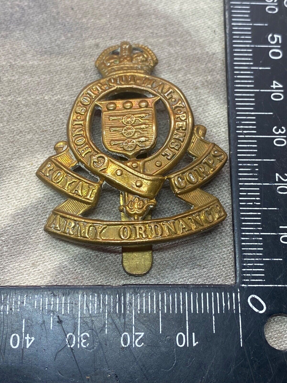 Original WW1 / WW2 British Army Royal Army Ordnance Corps Cap Badge - The Militaria Shop