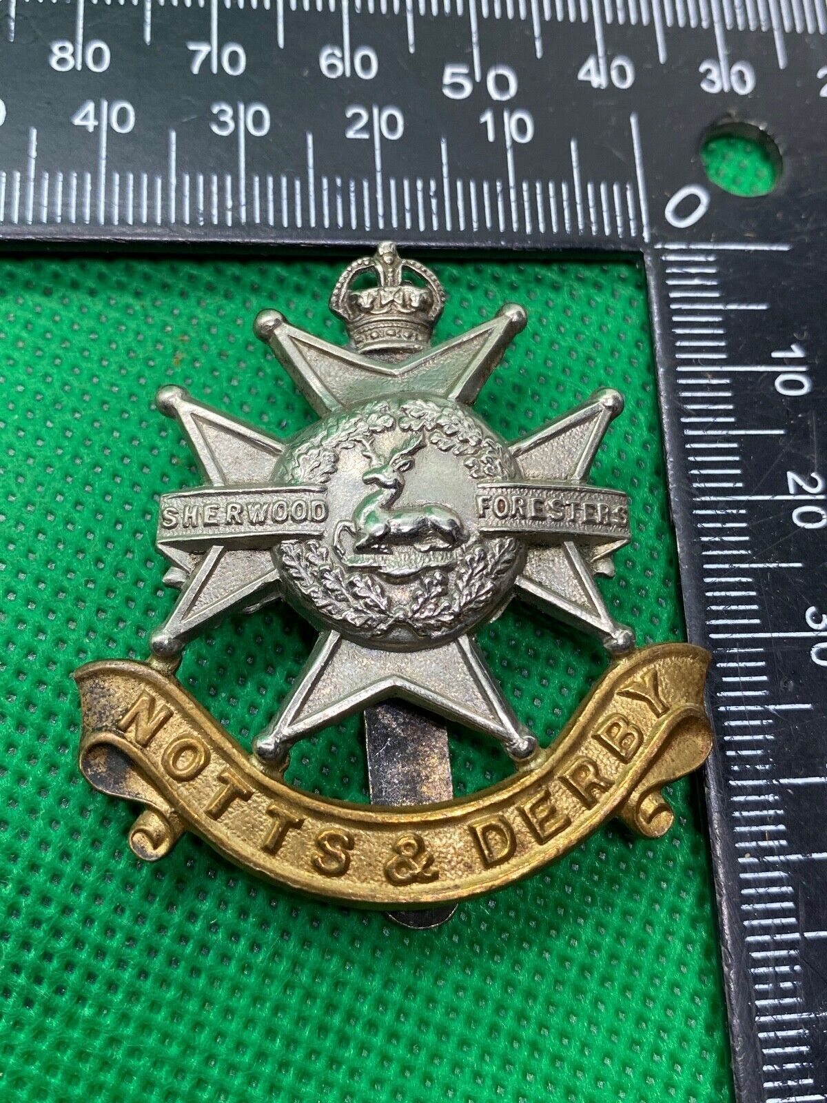 British Army - Notts & Derby Regiment Cap Badge - The Militaria Shop