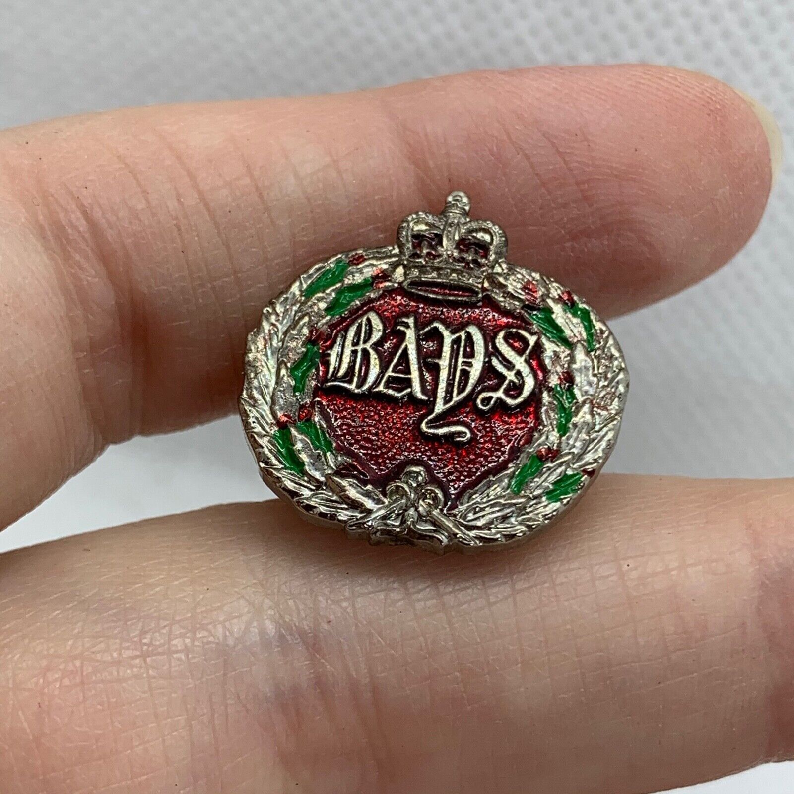 2nd Dragoons Guards - NEW British Army Military Cap/Tie/Lapel Pin Badge #106 - The Militaria Shop